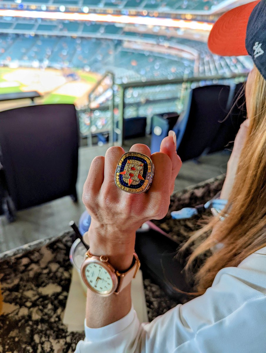 patcar5's tweet photo. #levelup go astros https://t.co/UsOt4gqMwI