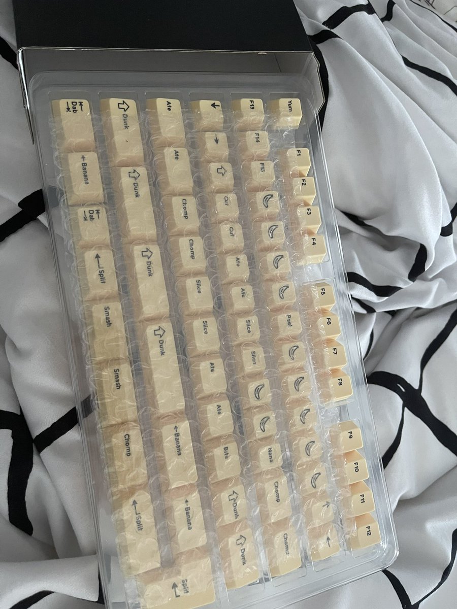 Ellasticity's tweet photo. Lintek. Ano ba ‘tong pinasok ko? Hahaha #keyboard #kaph #keebs https://t.co/UZaim2vrjt