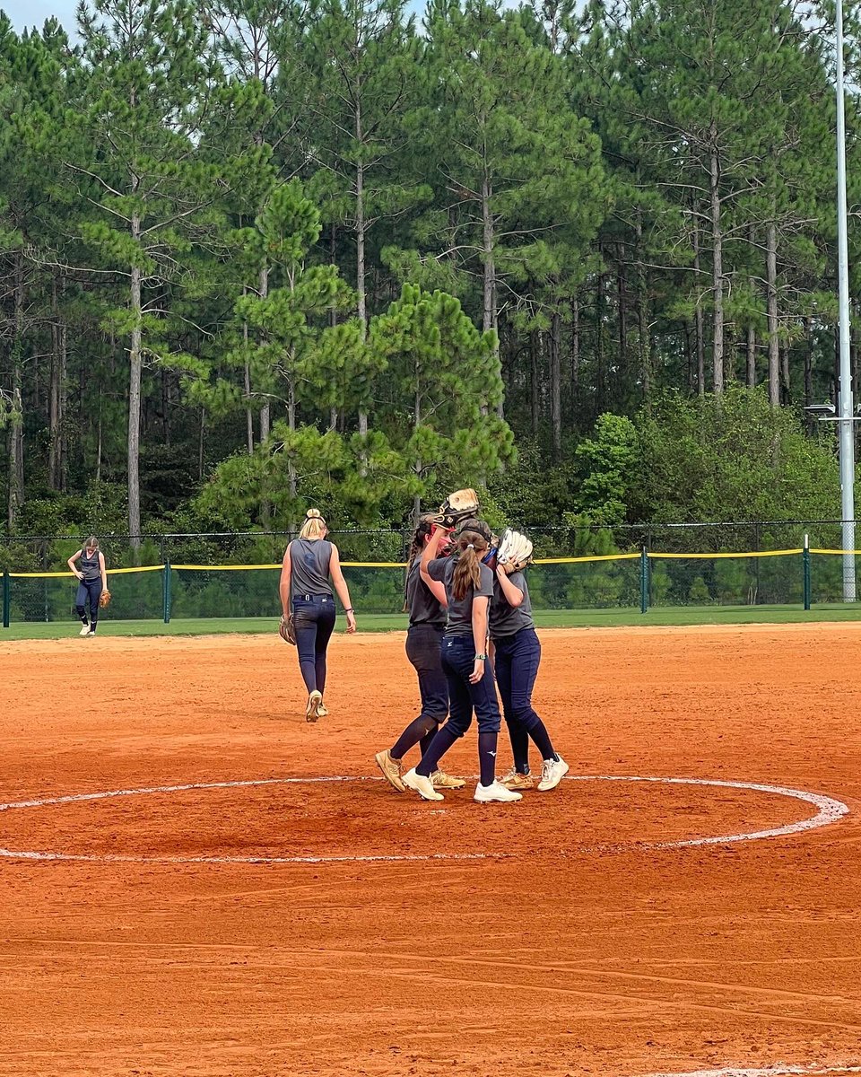 AmandaLee_OES's tweet photo. Great win tonight over Colquitt! Way to go girls!! #4theT https://t.co/0gq8O07mQ9
