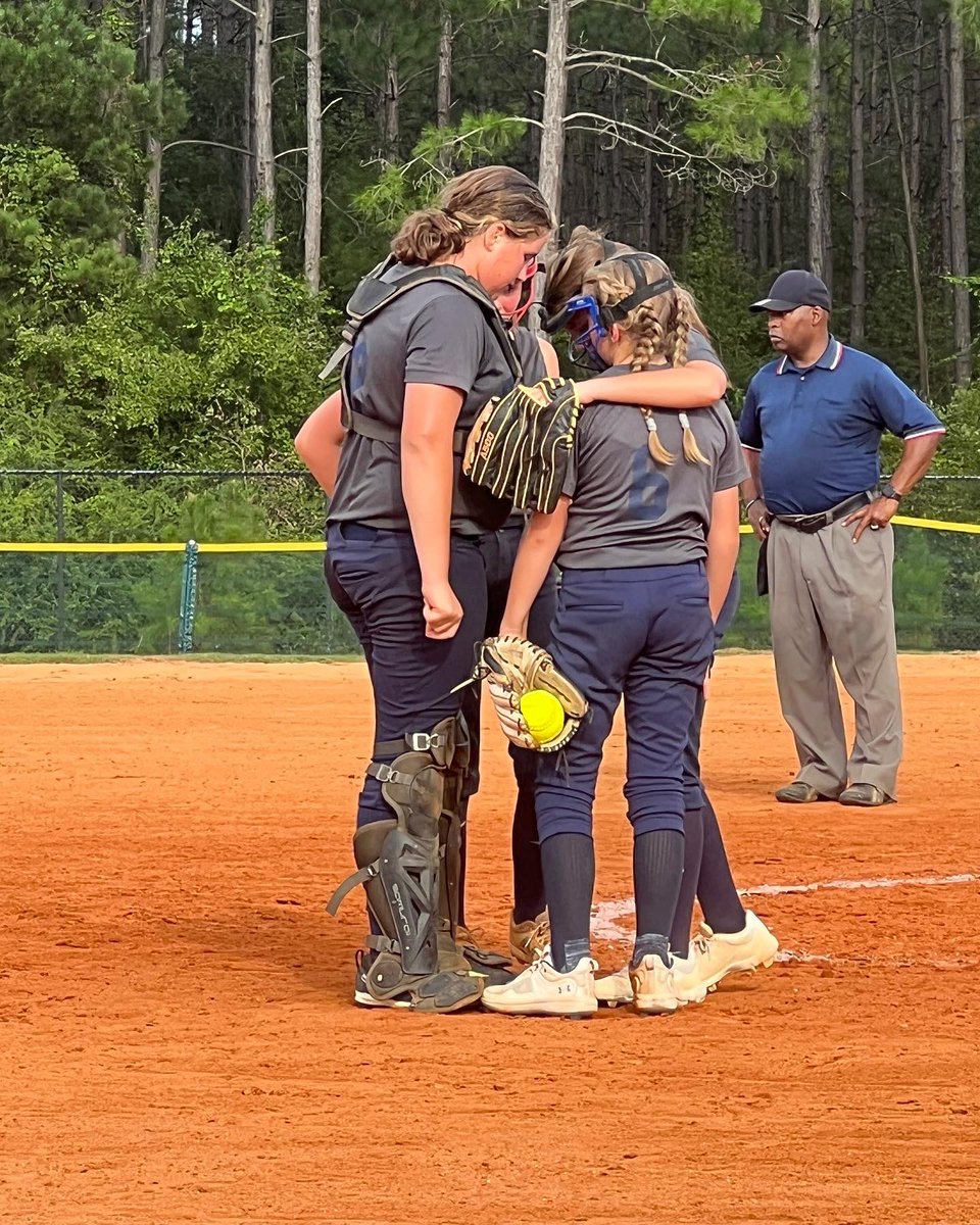 AmandaLee_OES's tweet photo. Great win tonight over Colquitt! Way to go girls!! #4theT https://t.co/0gq8O07mQ9