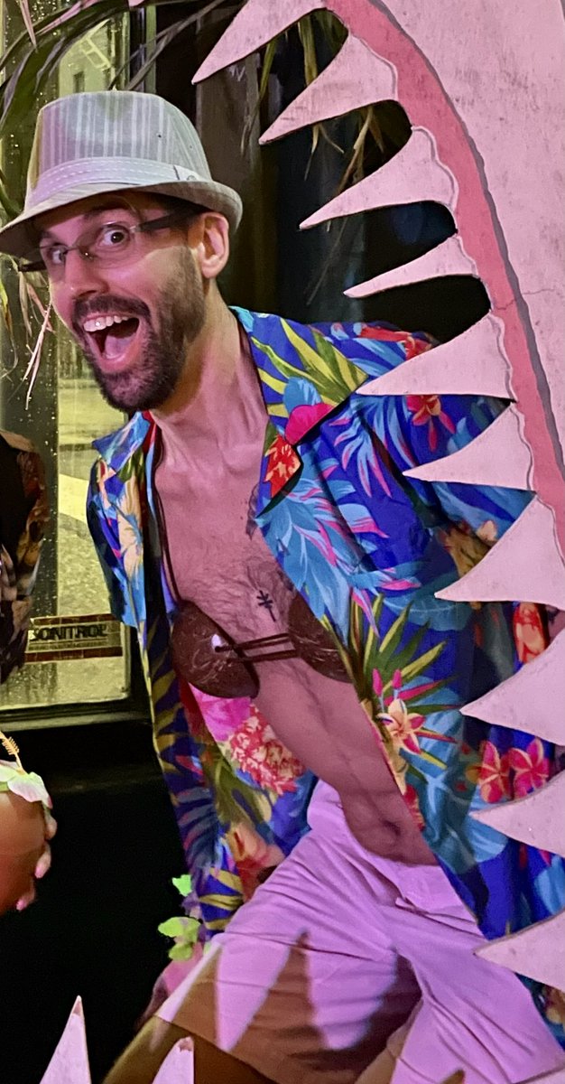 kclubkeath's tweet photo. Nothing to see here, just #TikiWeek things. #Normal https://t.co/Irwwthortu