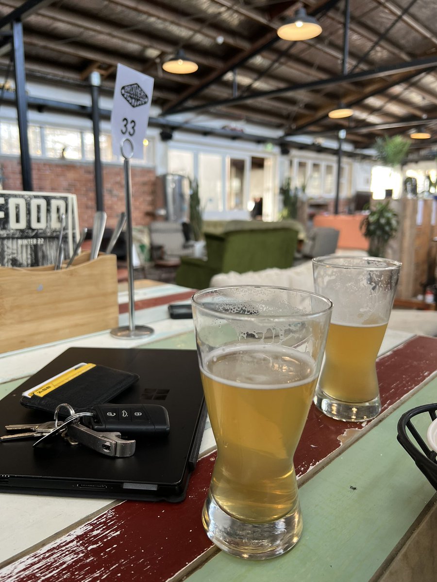 hashtag_ds's tweet image. Happy Friday punk rockers!! #lunchbeers