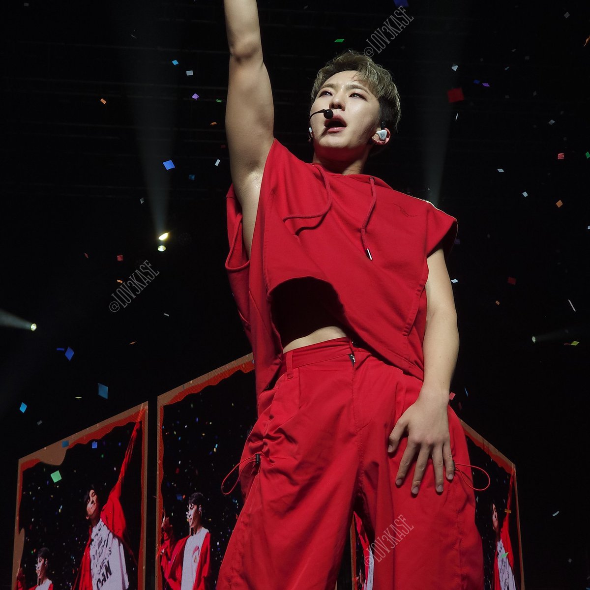 lov3kase's tweet photo. #seventeen #SEVENTEENinchicago #hoshi https://t.co/EYOs5bgGtW