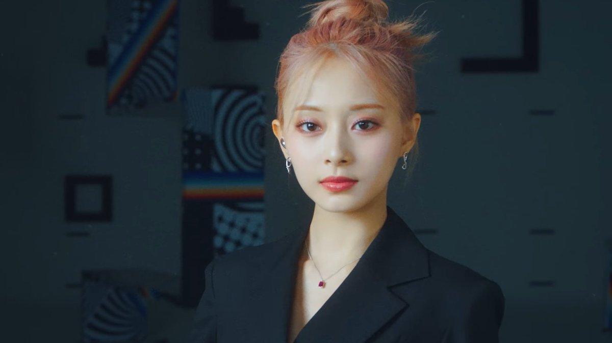 tzuyu pics tweet media