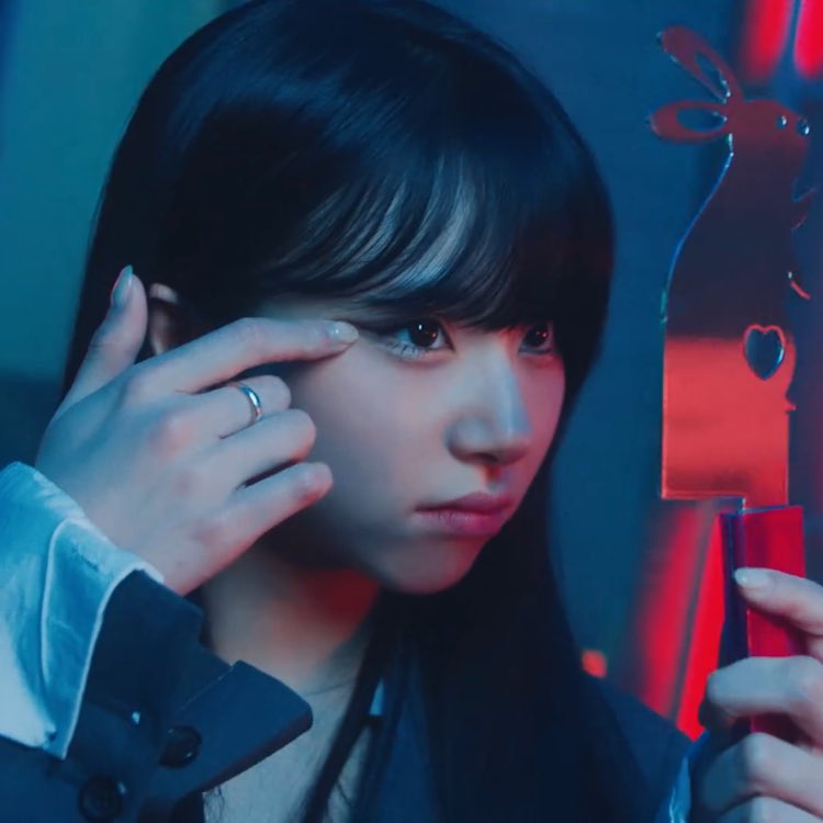 loopschaey's tweet photo. she really is the prettiest! #TalkThatTalk @JYPETWICE https://t.co/fmfmdREeXE