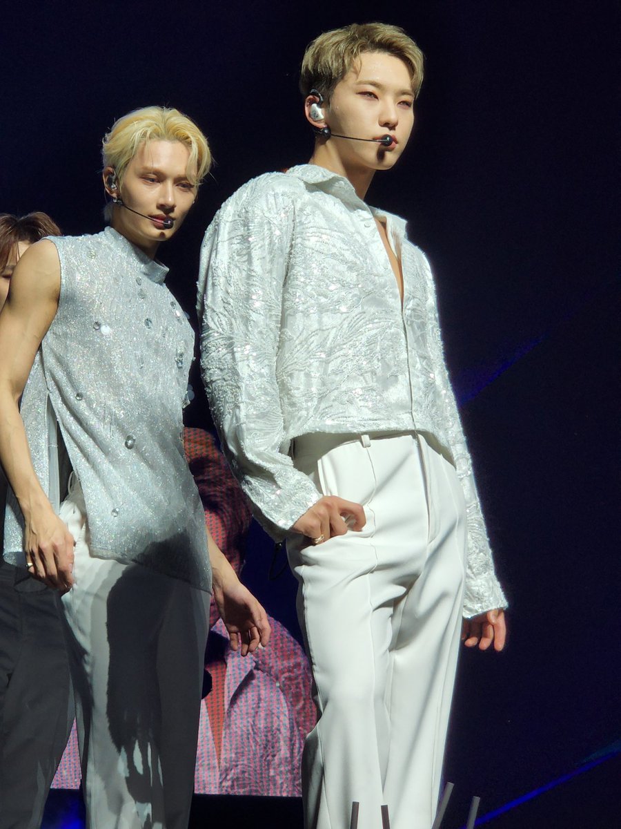 lov3lex's tweet photo. #Seventeen #SEVENTEENinCHICAGO #Hoshi #Jun https://t.co/oZv7fRKVV9