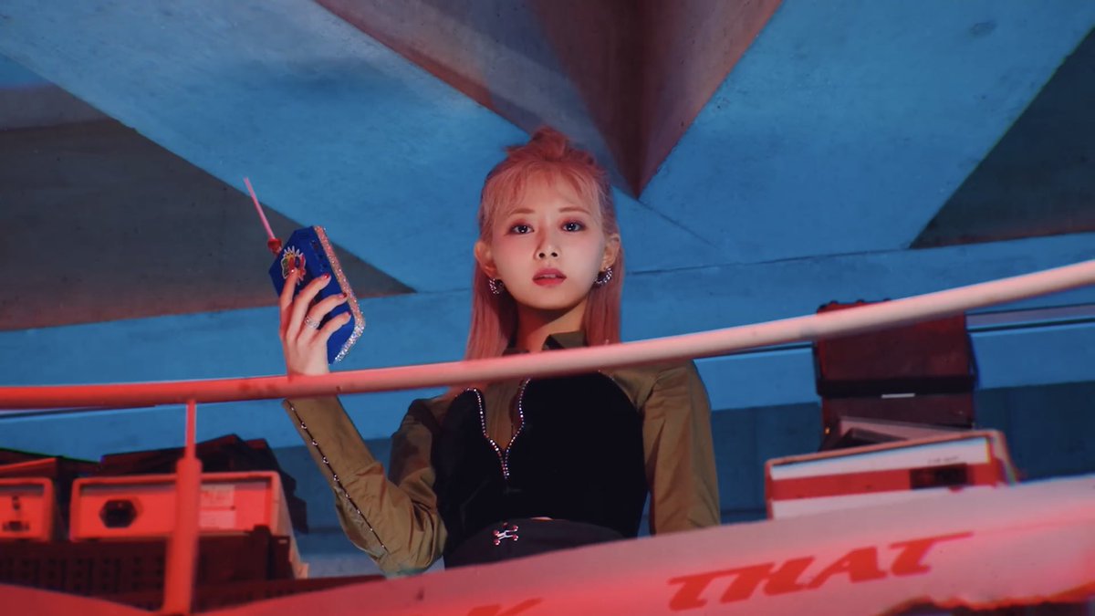 nysoioist's tweet photo. TZUYU!!! #TalkThatTalk https://t.co/vCGIVhX1oY