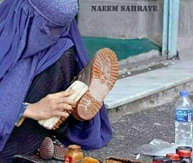 SayyedaThoughts's tweet photo. मजबूरी अपनी जगह "हया" अपनी जगह..!!
.. https://t.co/26GloYl8tx