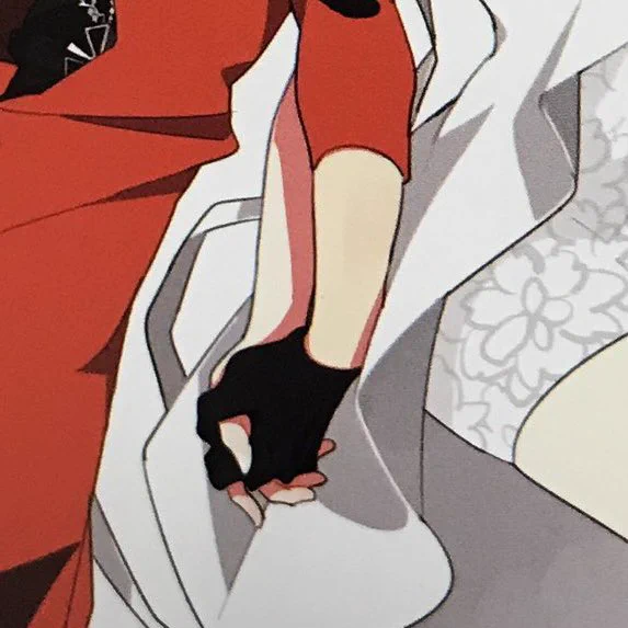 こういう、女の子側の手は力が抜けているけど、野郎側は彼女の手をしっかりと握っている、という違いがわかる手繋ぎすごく好き 