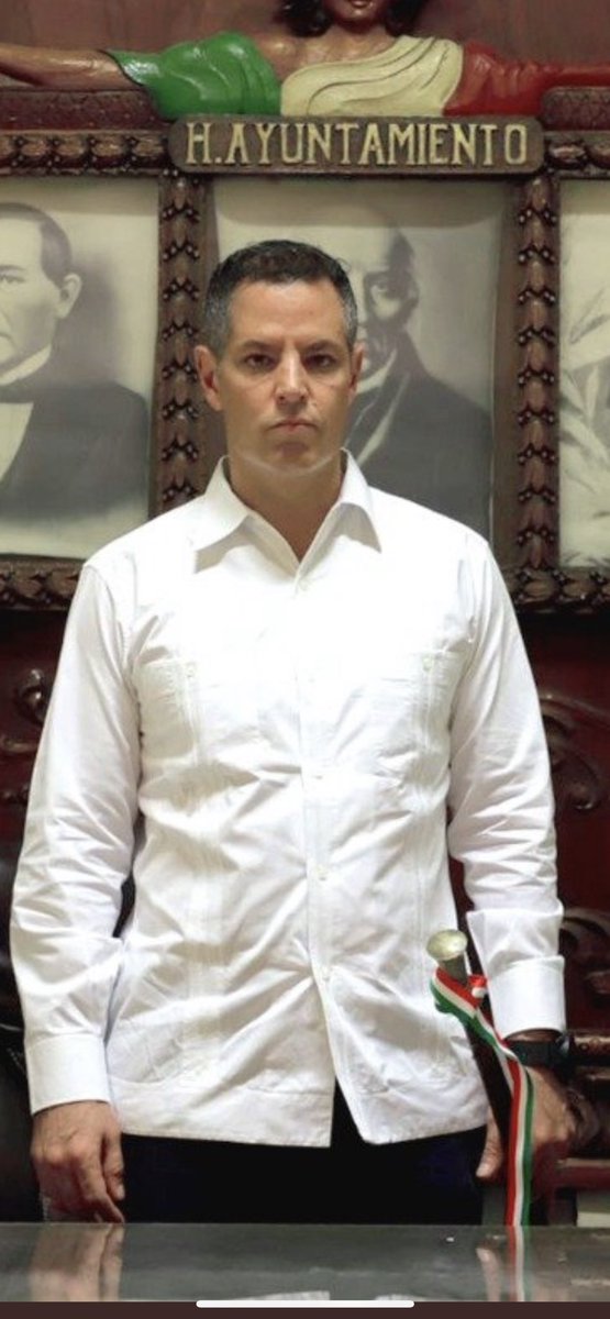 _ElenaRios's tweet photo. El gobernador de #Oaxaca @alejandromurat sigue sin reembolsar el adeudo que tiene con mis tratamientos médicos y cirugía. 

Repito: mis tratamientos NO son negociables y #MiAgresorSigueLibre 

Su campaña de desprestigio NO me va a intimidar. Usted tendrá poder pero yo la verdad. https://t.co/AjD6WRZBWt