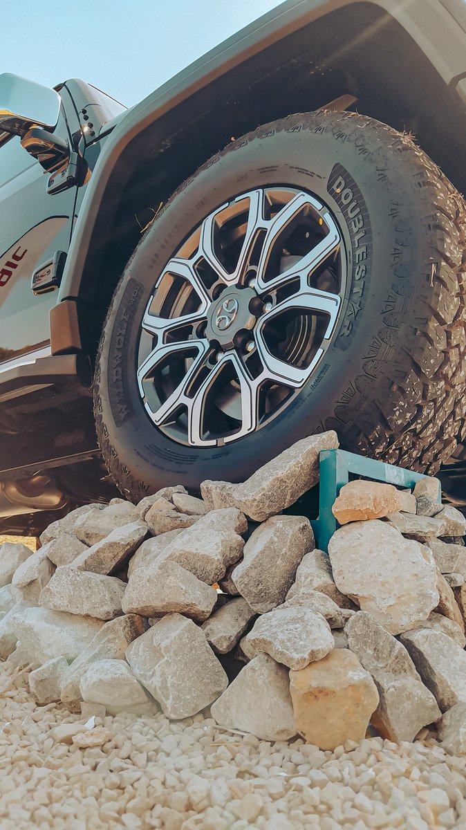 OtsileJK's tweet photo. We came, we saw, we conquered.

After tackling a few steep inclines, descents wheel articulation and sand driving on @baic_sa 4x4 obstacle at the #FestofMotoring, the B40 Plus continues to impress with its off-road abilities as it tackled obstacles with ease. https://t.co/k0OTJvbasB