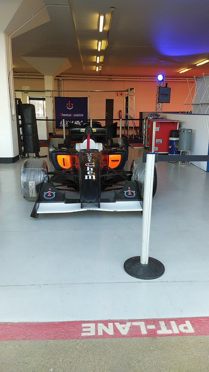 cars_pixels's tweet photo. Formula One prepers

#FOM2022 #FestofMotoring https://t.co/75eMaTsjO5