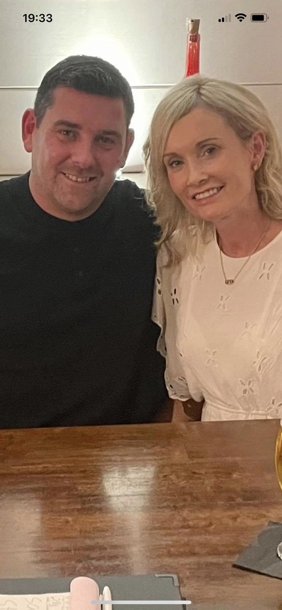 esthersmith212's tweet photo. Happy 25th wedding anniversary @deansmith212 💙🍾#anneveracrossword🙃🤣😘 https://t.co/1QRcGxLBcg