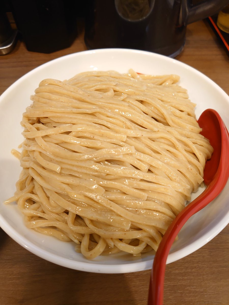 raaaaachu's tweet photo. 麺屋 誠
濃厚魚介つけ麺 特盛
850円で400gはコスパ良すぎ
全粒粉のつるもち麺が無性に食べたくなる時がある🤔
店員さんもいつも丁寧😊 https://t.co/xVJqpNnCrL