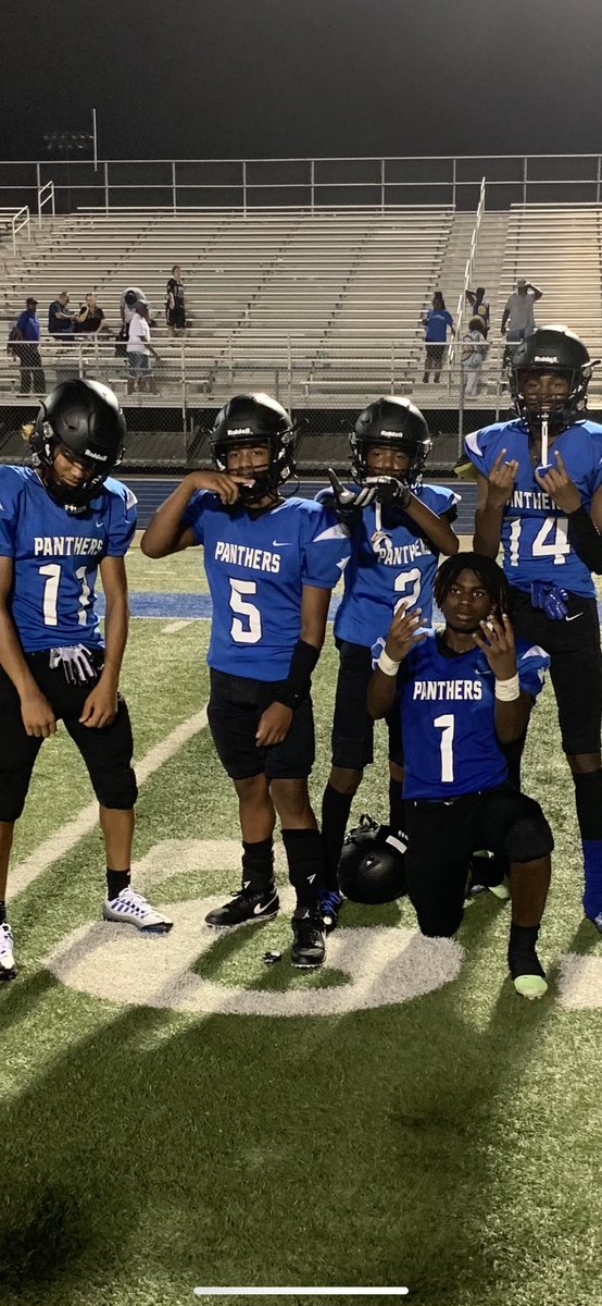 taajfor6ix_'s tweet photo. North Crowley high school , yβall know how we rocking 42-8 against Sam houston #nocro #gooncity #git @1of1caam @Jerem1ahfrmTx @CoachEReinhart @blessed2_coach @Coach_Mi_21 β€οΈβπ₯π https://t.co/kFcYUjNrY6