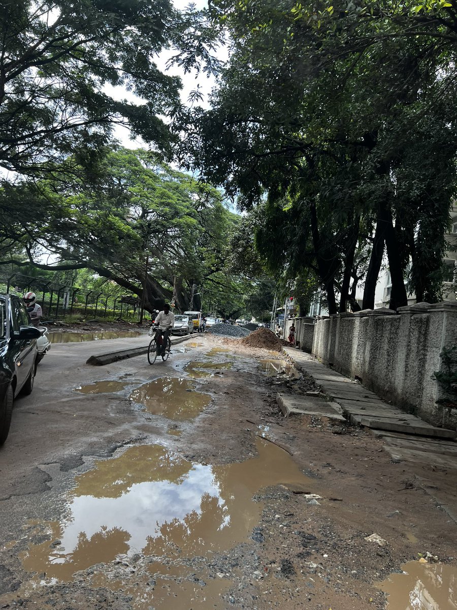 shishirar's tweet photo. Central Business District of Bangalore ! https://t.co/6wIEnr9GWa