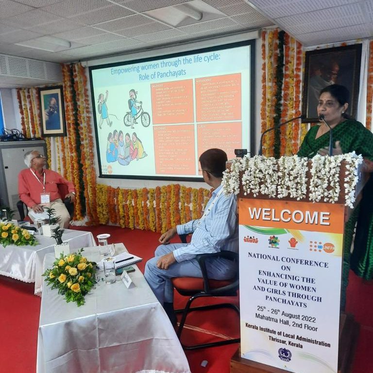 UNFPAIndia's tweet photo. Anuja Gulati, Programme Management Specialist, @UNFPA🇮🇳 spoke #LifeCycleApproach to women’s empowerment, highlighting the vulnerabilities of the elderly.
She emphasised the role of Panchayats in empowering women at diff. stages of life-childhood, adolescence, adulthood & old age https://t.co/EQVxZqCdra