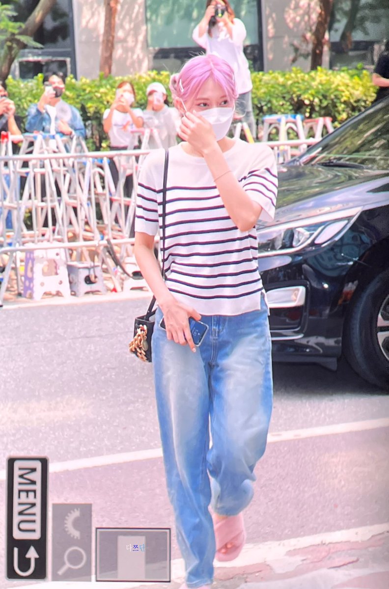 achihihihuhu's tweet photo. น้องจื่อแต่งตัวชิลมากเกินไปมั้ยยยย 😂😂 https://t.co/UyqBYs2zZa