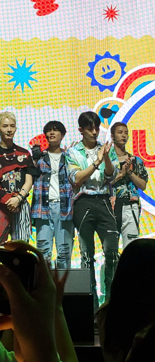 moonlightjump02's tweet photo. @WoongiJam in the green! https://t.co/WlubLgmNNq