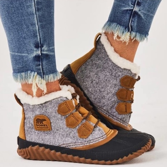 dianajill's tweet photo. So good I had to share! Check out all the items I'm loving on @Poshmarkapp #poshmark #fashion #style #shopmycloset #sorel #lululemonathletica #patagonia: https://t.co/hcqcs73Zz1 https://t.co/LfHR5N9Dxf