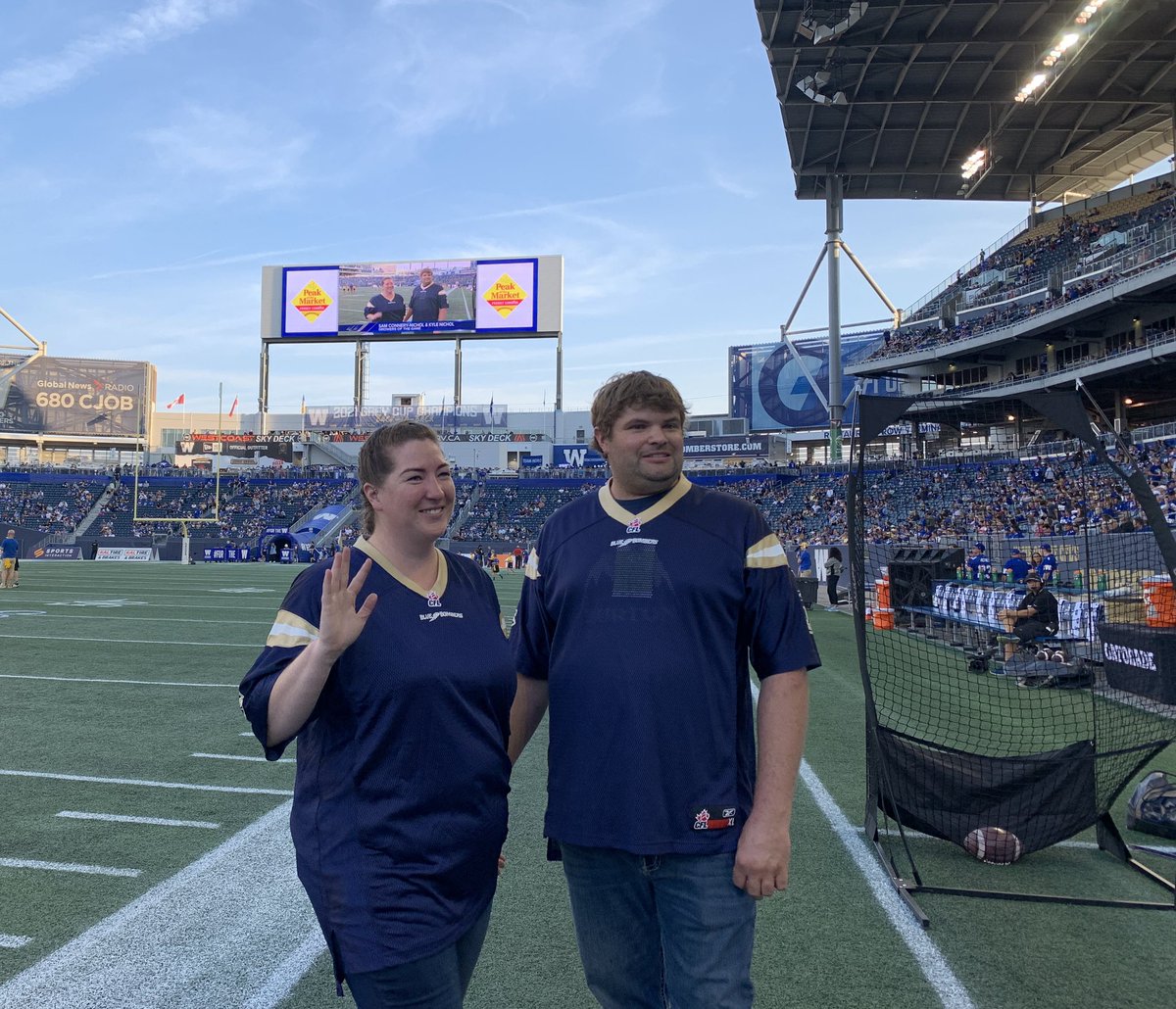 Hats off (it’s cowboy night tonight 😉 <a href="/Wpg_BlueBombers/">Winnipeg Blue Bombers</a>) to Peak of the Market’s Grower of the Game <a href="/ConneryFarms/">Connery Farms</a> from Portage la Prairie, #Manitoba. Thanks for all the important work you do! #communitysupportingcommunity #agriculture #halfyourplate