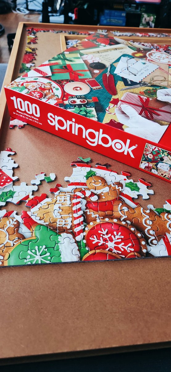 krystalcotriss's tweet image. I'm getting all the Christmas vibes from one of @SpringbokPuzzle's latest puzzle release! 

This one was so enjoyable and came together quickly—there are lots of patterns, colors, images, and there's a lot of contrast between the different puzzle pieces.

#LoveCompletesthePuzzle