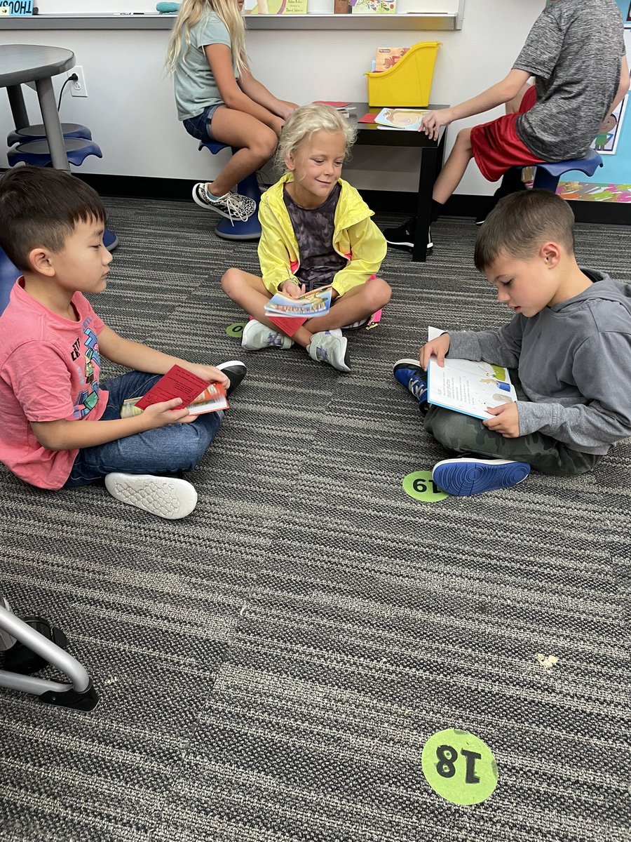 Elizabeth Adams tweet media