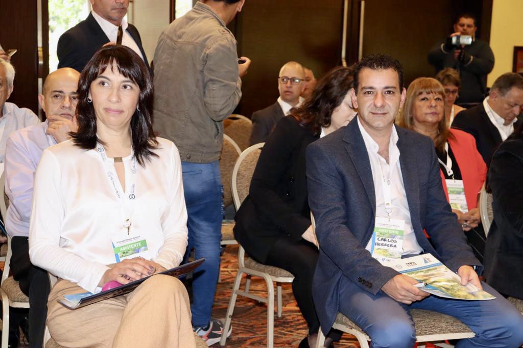 AhuadCarlos's tweet photo. Junto al presidente del IPS @LisandroBenmaor el vicegobernador de la provincia @Arce_Carlos_  se desarrolla la II Jornada Plenaria Nacional para Autoridades Políticas y Técnicas @FRdelaConcordia https://t.co/ipPl4FuyUt