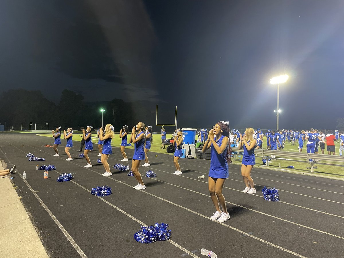 MsJBarger's tweet photo. C’mon @Hilltoppers- fight, fight, fight!! @ecghighschool @ecgathletics https://t.co/vXoM0LRy0o