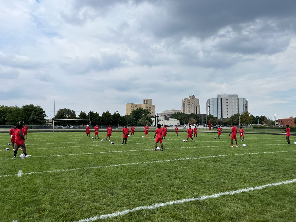 TheClemFootball's tweet photo. Walkthrough and team dinner before we take on Warren Lincoln at home tomorrow at 7pm!! #batherstrong #WinTheDay https://t.co/SK4ZBxDxj7