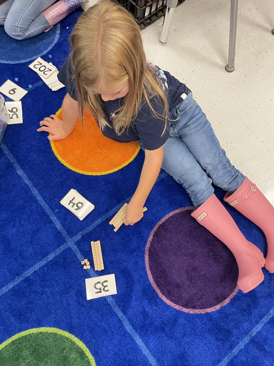 Another great day in Math Workshop! Love seeing the lightbulbs go off when hard work pays off! <a href="/RBESRoadrunners/">Red Bank Elementary</a> <a href="/LexingtonOne/">Lexington County School District One</a> #lex1back2school