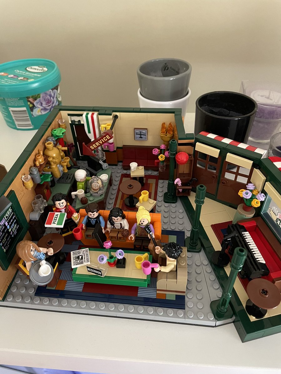 Aussieswiftie_'s tweet photo. I had the best time doing this while in isolation! #lego #friendslego https://t.co/AGWZFSLa9U