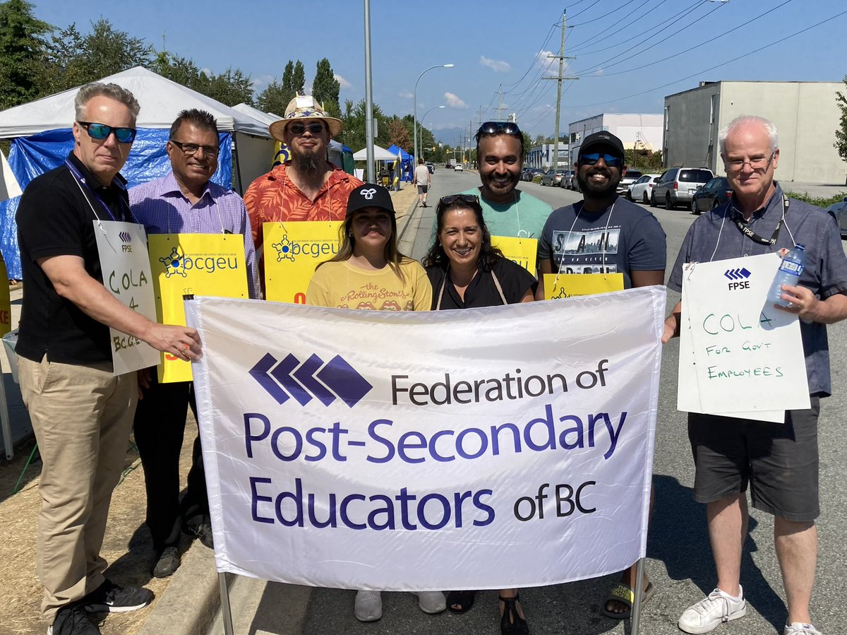 FPSE's tweet photo. Executive members from @FPSE proudly supporting @bcgeu workers on the picket line this week. Our 10k workers in post-secondary education in BC support the fight for cost of living protections and stand in #solidarity with the #BCGEU. #COLA #bcpoli #bced #FightForCOLA @bcfed https://t.co/P8b8CLw6gi