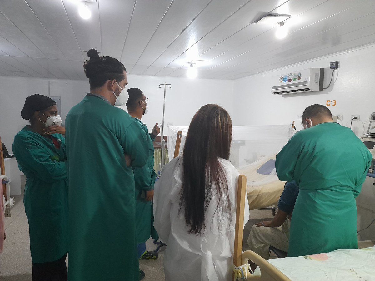 Los profesionales de la salud de Cuba se forman con una gran vinculación a la práctica, con humanismo y solidaridad. #HéroesDeLaSalud #IntegraciónHumanista <a href="/cubacooperaven/">Brigada Médica Cubana en Venezuela</a> <a href="/MINSAPCuba/">Ministerio de Salud Pública de Cuba</a> <a href="/japortalmiranda/">José Angel Portal Miranda</a> <a href="/PardoRegla/">Regla Angulo Pardo</a>