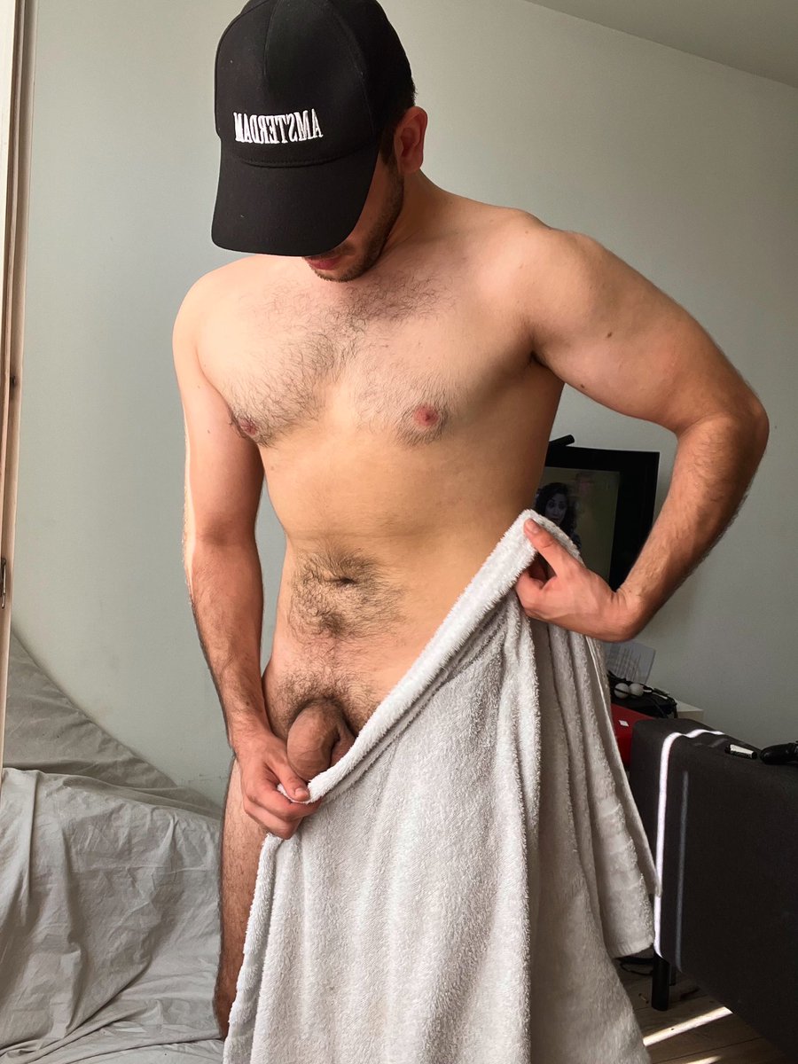 hairyhunktop tweet picture
