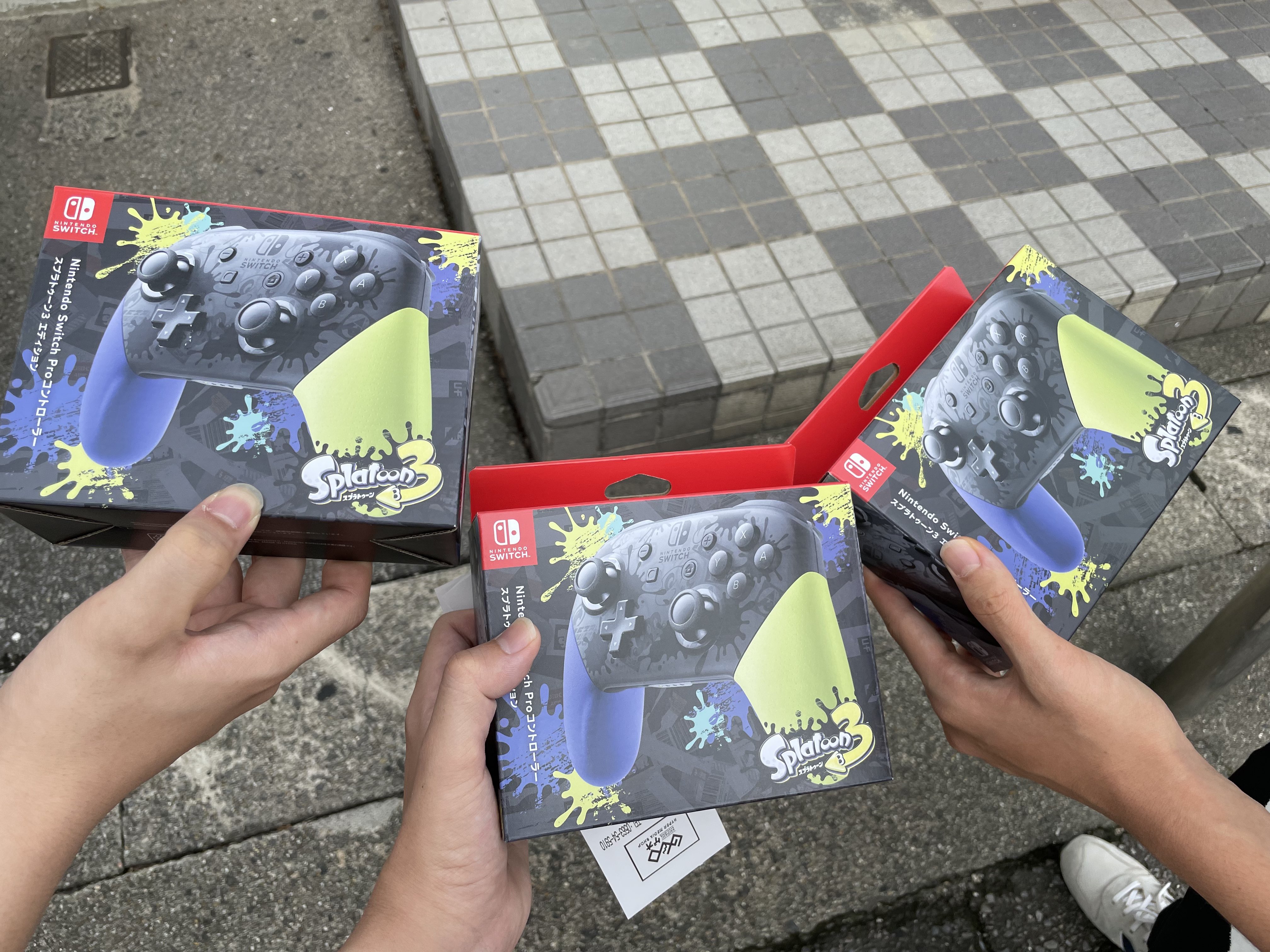 みやび 開店前のゲオに先頭で並びました 在庫が4個しかなかったけど 一緒に行った3人とも買えてよかった スプラトゥーン3 プロコン T Co Efaatcepcp Twitter