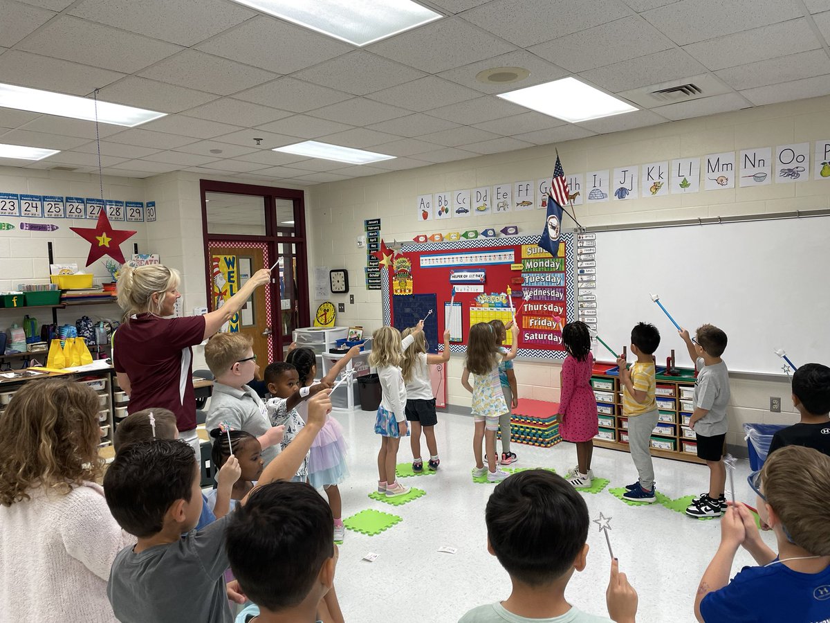 jmitkows1's tweet photo. First day of kindergarten in my 29th year of teaching! #LRelem https://t.co/ToCbSsjUV3