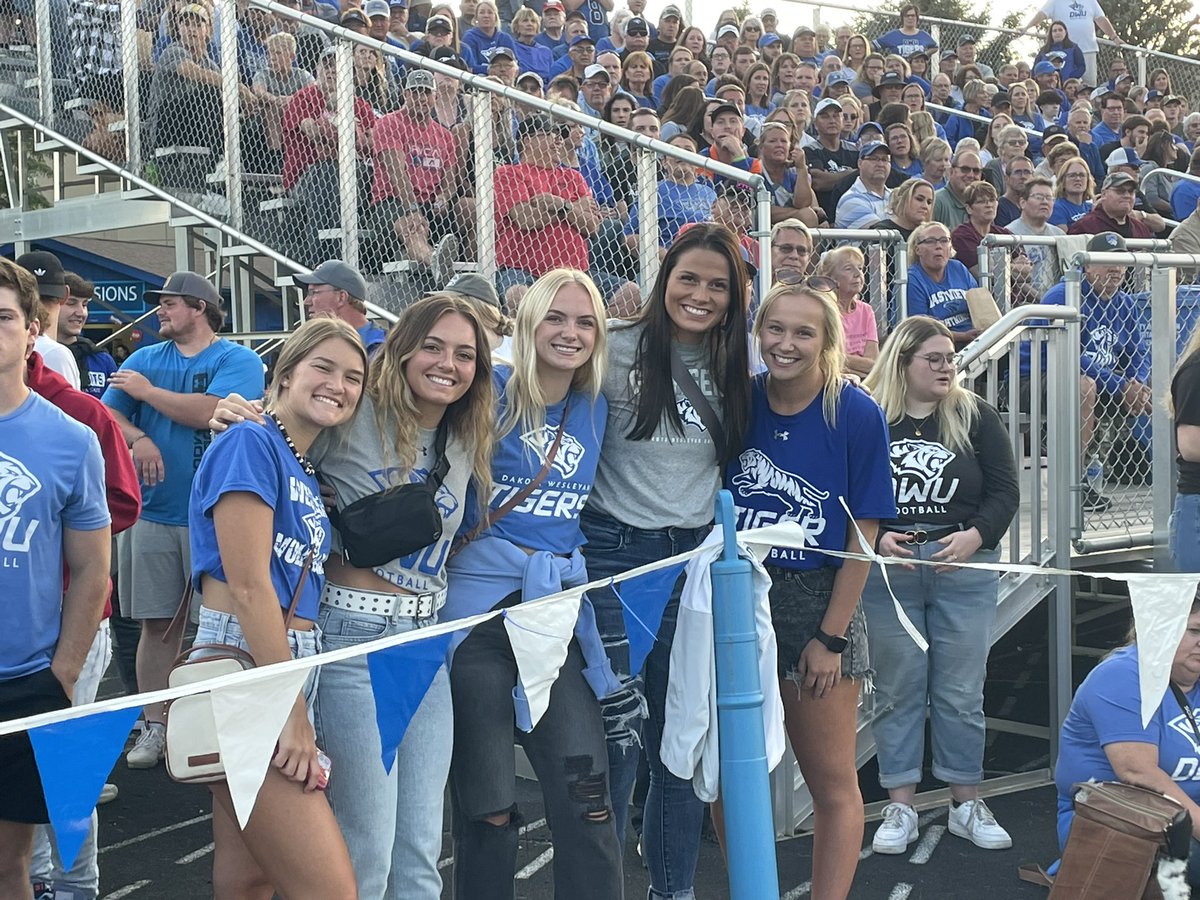 Some <a href="/DWUVolleyball/">DWU Volleyball</a> players made the trip to support <a href="/dwtigerfootball/">DWU Football</a> tonight!

#BleedBlue