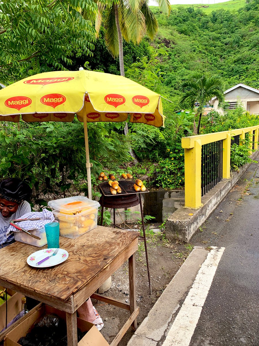 chefbrigetterj's tweet photo. DAY AROUND DOMINICA 🇩🇲 ❣️
A common sight around the island at the side of the road, one of their #streetfood is roast plantain and roast corn.
Simple goodness ❣️
#caribbeanfood #plantain #corn #askChefB #islandtour #caribbean #dominica #waitukubuli https://t.co/XiP5RyDm1F
