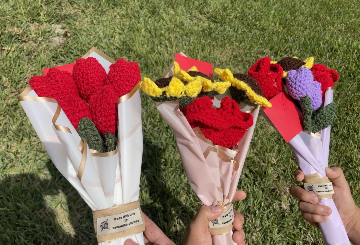 sam_crochets's tweet photo. Some crocheted flowers handmade by me over the past year <3 https://t.co/zlptBwHWwL
