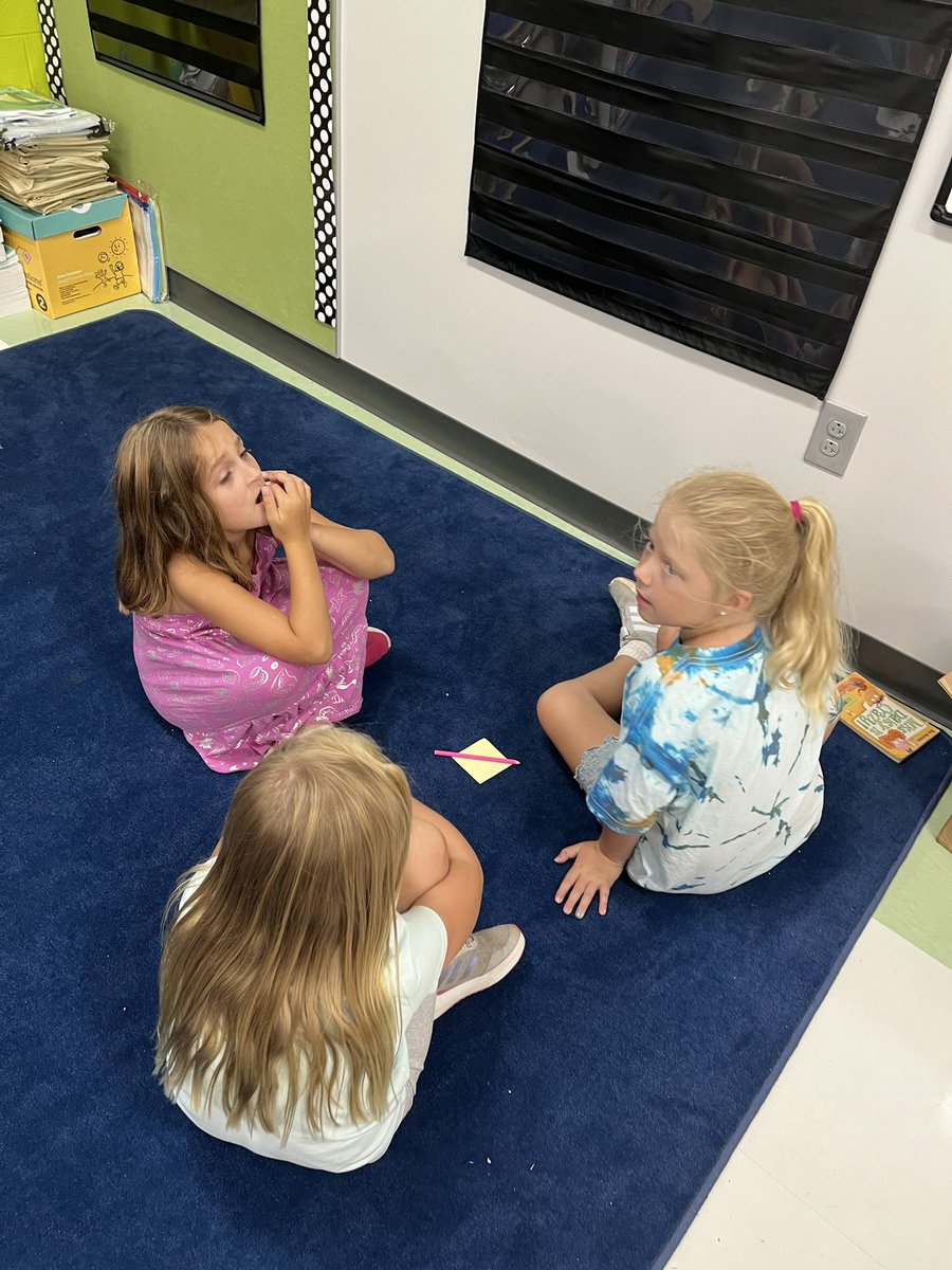 jpalcisko's tweet photo. Working collaboratively to create a question for classmates to answer about the class graph. #BeATitan #AlwaysBest @BPEStitans @BereaCSD https://t.co/gonlZNibVj