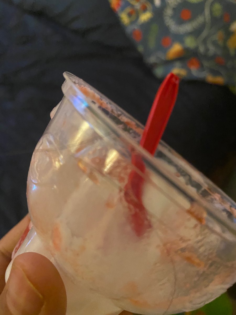 F you Laura looser tweet media