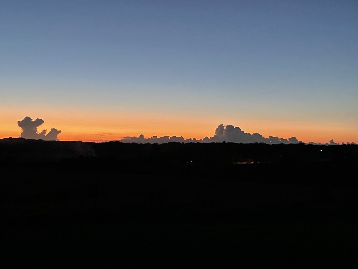 BradJean16's tweet photo. Believe - he is real.  Great sunset picture from Kelso Tn ! https://t.co/qvUo0J6RNu