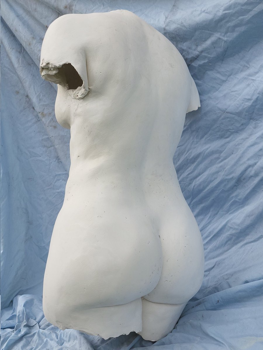 a_bodycasting's tweet photo. Had a chance to sand some on this sculpture today 💜
#alluringbodycasting #art #sculpture #beauty #Statue #bodycasting #lifecasting https://t.co/n1cItxdZcK