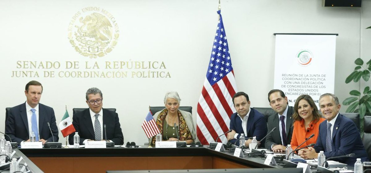 GinaCruzBC's tweet photo. En reunión con legisladores de los 🇺🇸 @ChrisMurphyCT, @RepChuyGarcia y @RepCori, dialogamos sobre temas cruciales en la relación binacional: migración, seguridad, comercio y medio ambiente; agenda vital para el futuro de 🇲🇽 y 🇺🇸 https://t.co/qPEaKilpfP