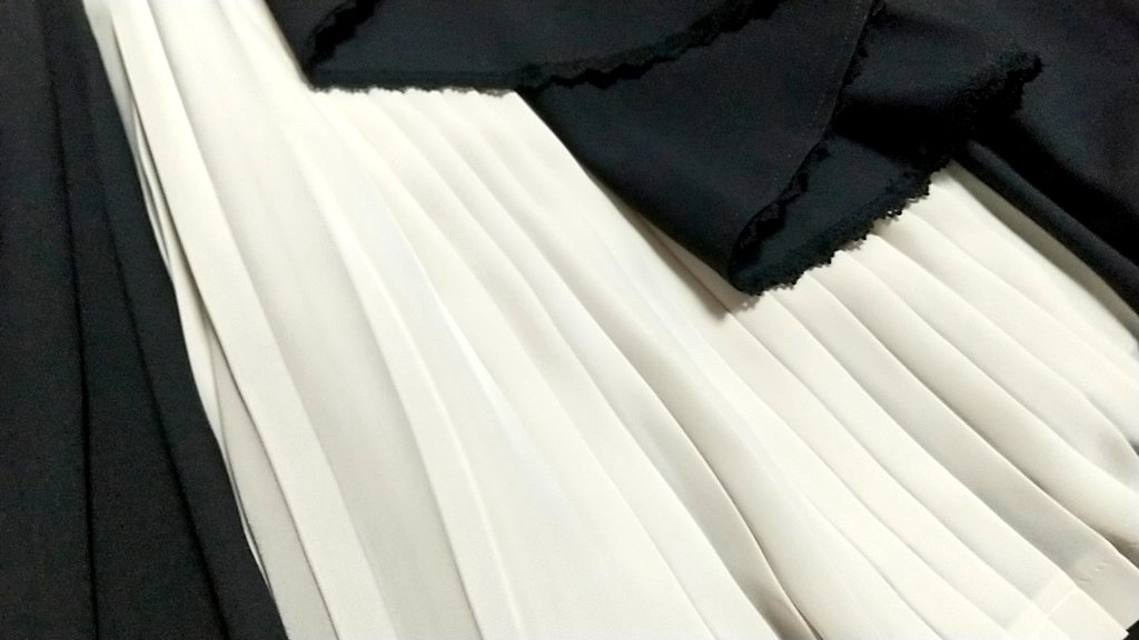 UGW51's tweet photo. ノスプロさんから届きました💌
赤倉さんコラボの新色お洋服は軽めな素材でプリーツ部分が美しく秋に着やすそう🍁
グレージュ系ホワイトな七分袖ブラウスはお上品でクラシカルには万能ですね🤍
おでかけパニエは膝上丈で身長低めでも合う感じなので、ちょうど欲しかったボリューム感💐
#NOSPROJECT https://t.co/pSeou0TyI3