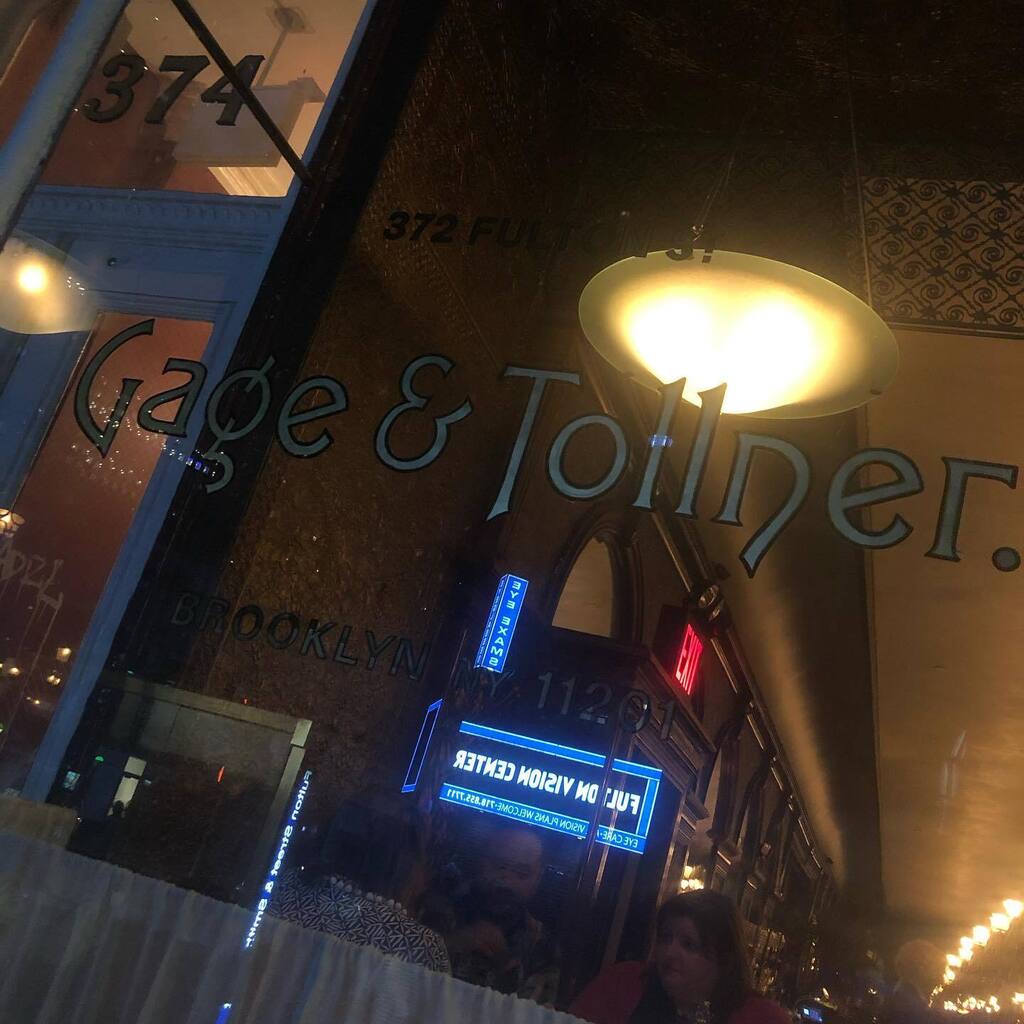 GaryElixirs's tweet photo. @gage.and.tollner might be my new favorite place in #brooklyn - family night at this old school #newyork #restaurant with a #sidecar and #champagnecocktail - afterwards, upstairs at @sunkenharborclubnyc with my dude @wolfsbanecocktails rolling out some w… https://t.co/gPwKlEO9a5 https://t.co/oDj5MMS7PS
