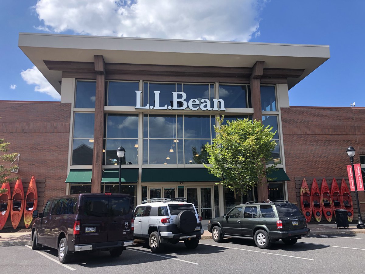 richruck's tweet photo. Did some “back to school” shopping today - for me! @LLBean @PromenadeShops @WarriorAlumni @ESUniversity #faculty #fallsemester #shopping #facetofaceclasses https://t.co/DQQaegsSvD