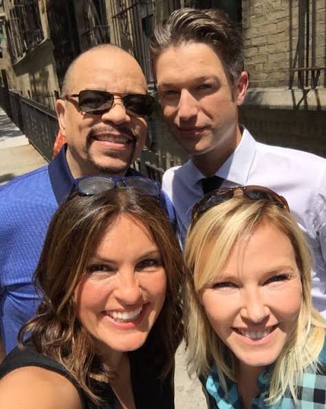 seIinameyer's tweet photo. here’s to our svu core four for over a decade https://t.co/TR5ly8neZt
