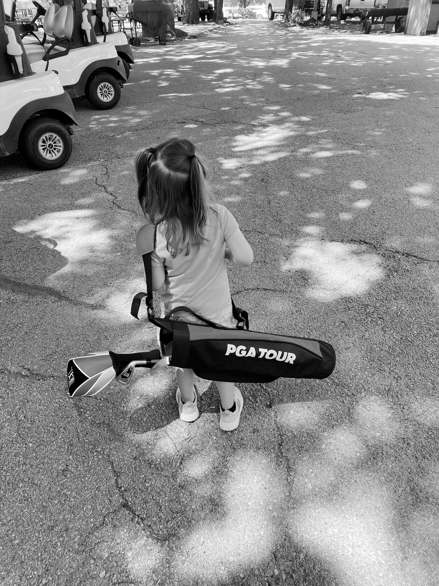 Trowe0's tweet photo. @FootJoy Starting em young.. The first time I took my daughter out with her first set of clubs! https://t.co/Ytslm3BdVh